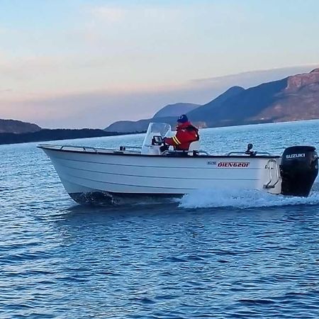 Feriehus Ved Sjoen Tomra Εξωτερικό φωτογραφία