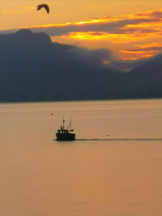 Feriehus Ved Sjoen Tomra Εξωτερικό φωτογραφία